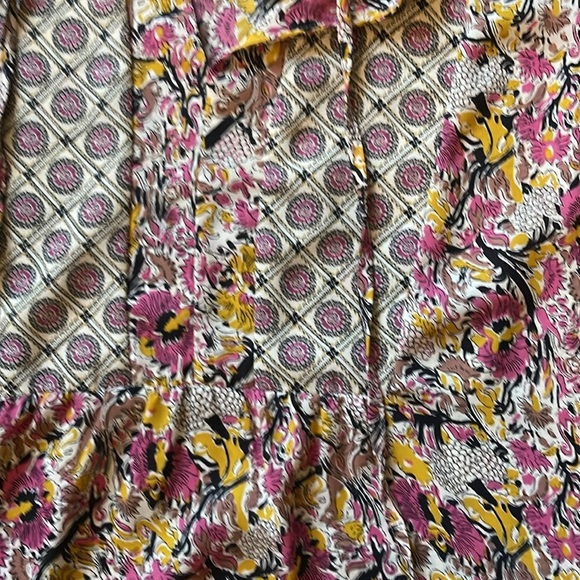 Adorable Patchwork Printed Blouse - Picture 2 of 6